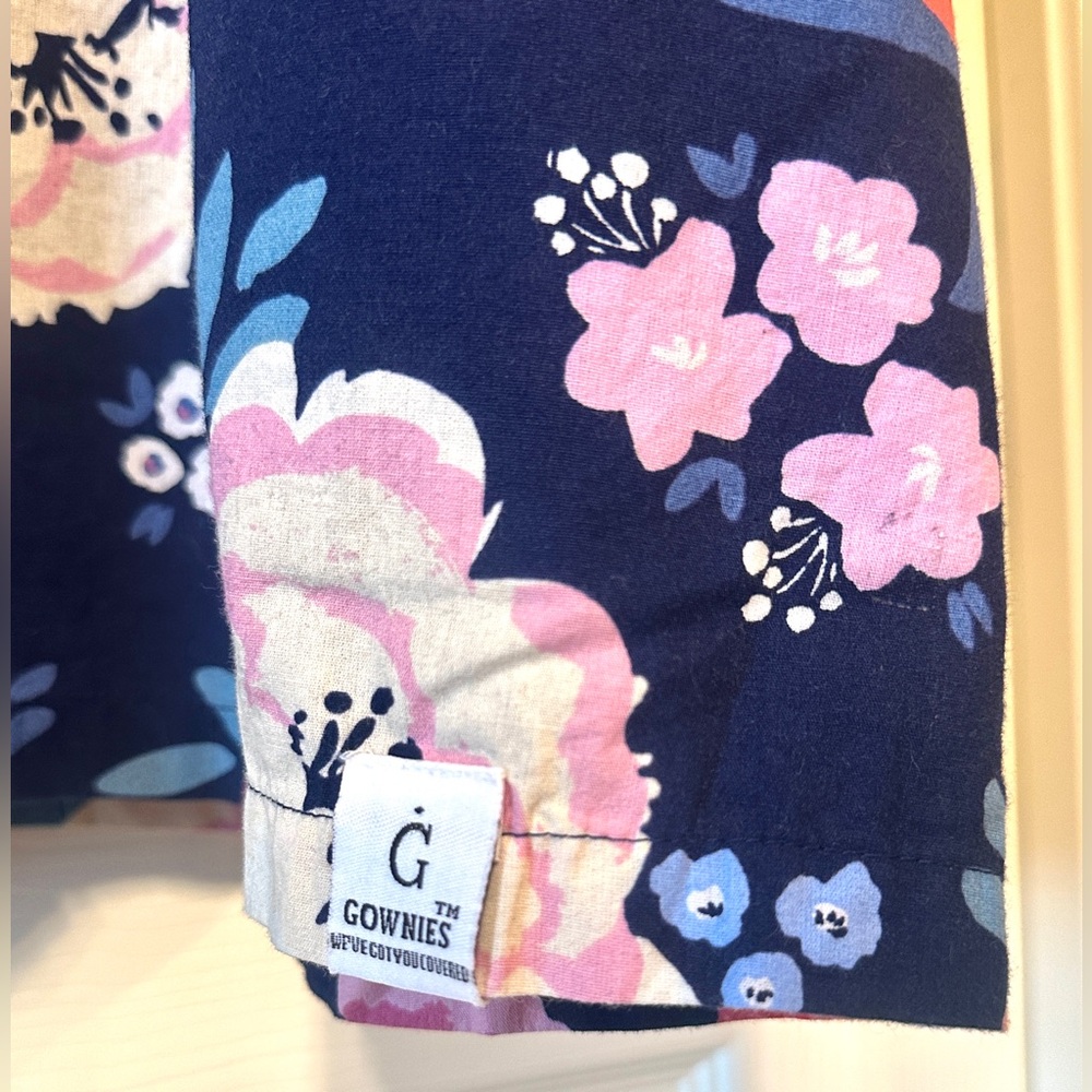 Gownies Annabelle floral labor and delivery gown - Picture 5 of 7